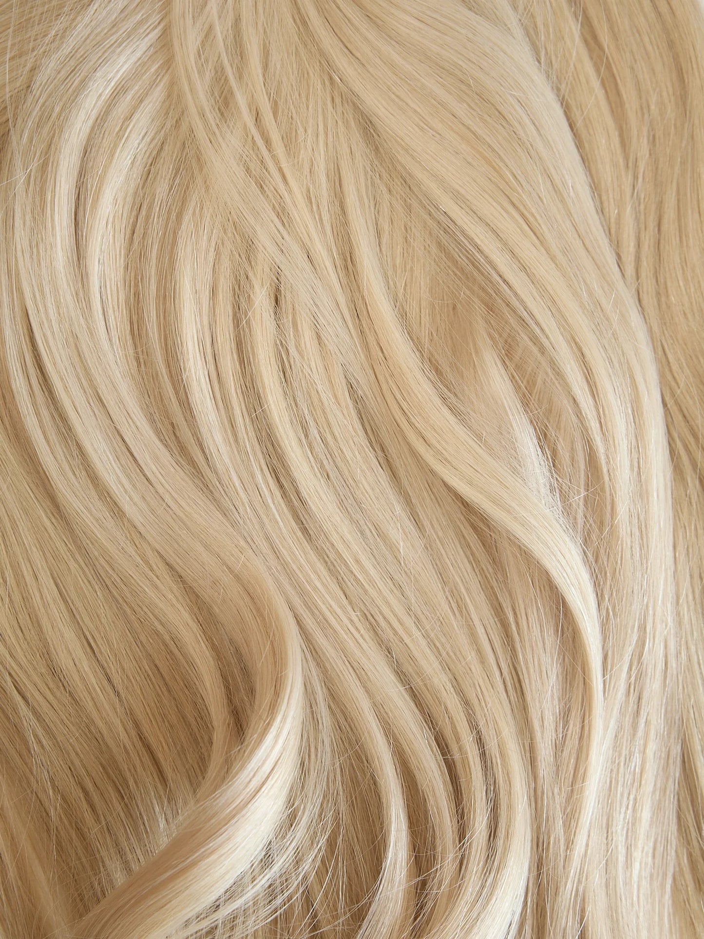 Beach Blonde (18/60) 18" 190g - Clip-Ins